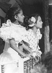 Girls at the Fair, Cádiz Province